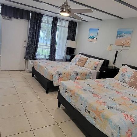 Bay View, Studio206, Beach Steps Away! Pool+Wifi Ruskin Eksteriør billede