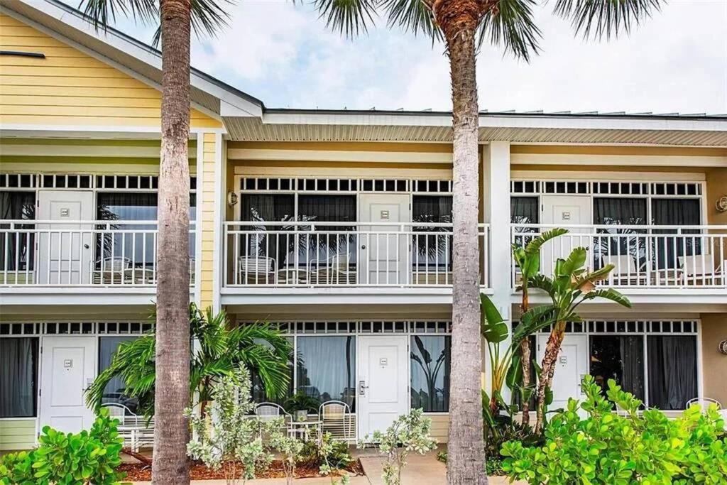 Bay View, Studio206, Beach Steps Away! Pool+Wifi Ruskin Eksteriør billede