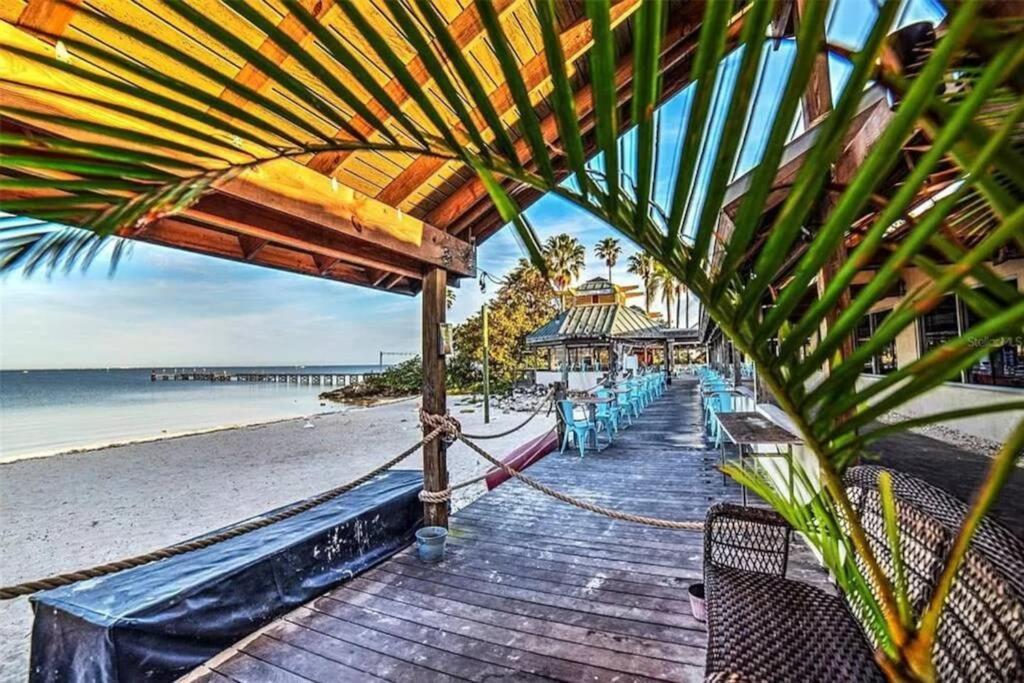 Bay View, Studio206, Beach Steps Away! Pool+Wifi Ruskin Eksteriør billede