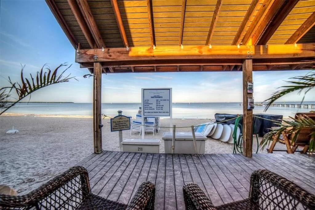 Bay View, Studio206, Beach Steps Away! Pool+Wifi Ruskin Eksteriør billede