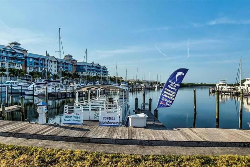 Bay View, Studio206, Beach Steps Away! Pool+Wifi Ruskin Eksteriør billede
