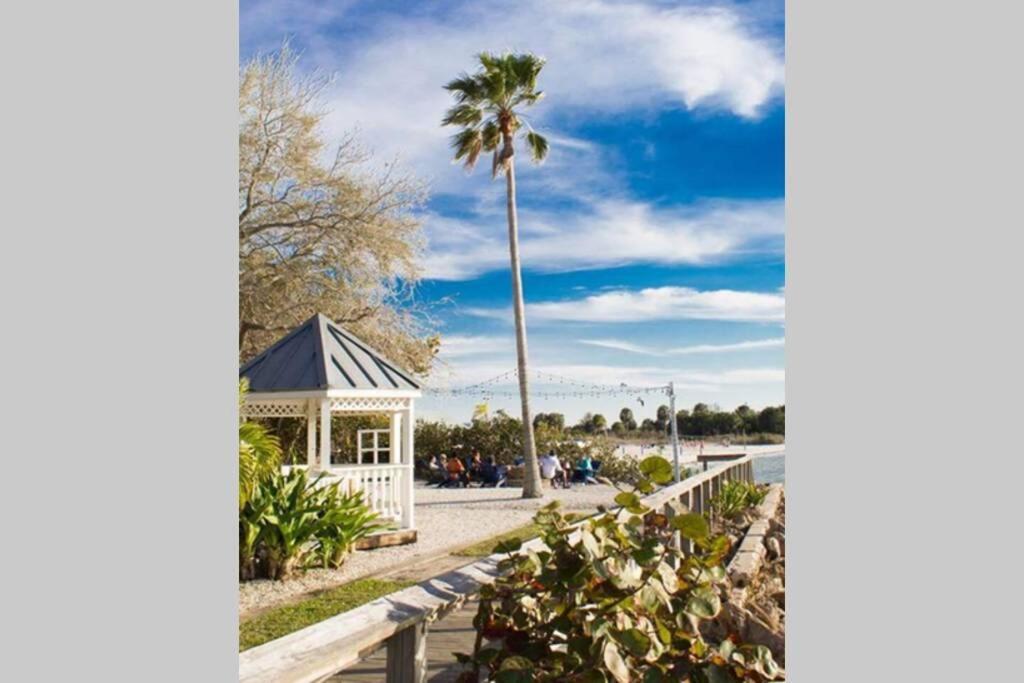 Bay View, Studio206, Beach Steps Away! Pool+Wifi Ruskin Eksteriør billede