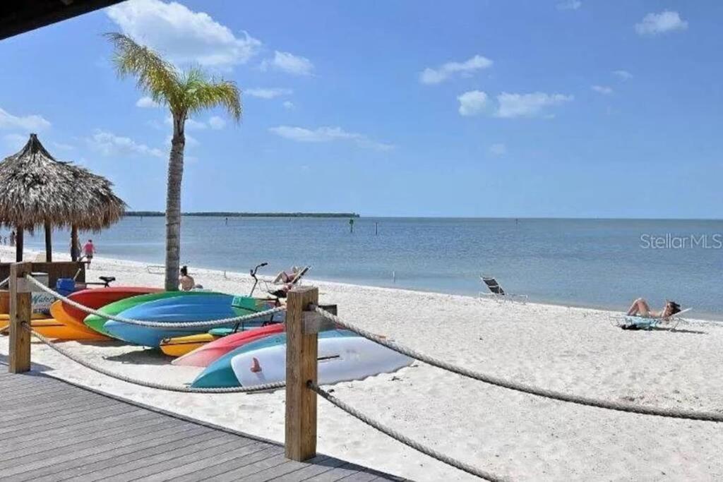 Bay View, Studio206, Beach Steps Away! Pool+Wifi Ruskin Eksteriør billede