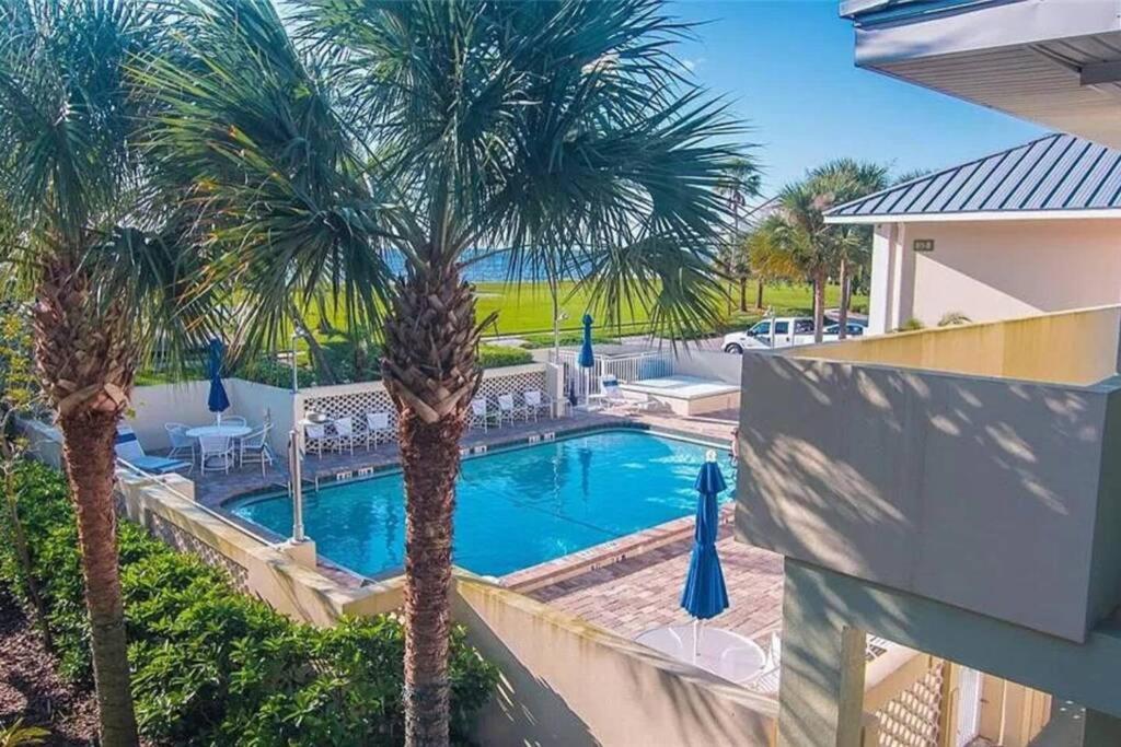 Bay View, Studio206, Beach Steps Away! Pool+Wifi Ruskin Eksteriør billede