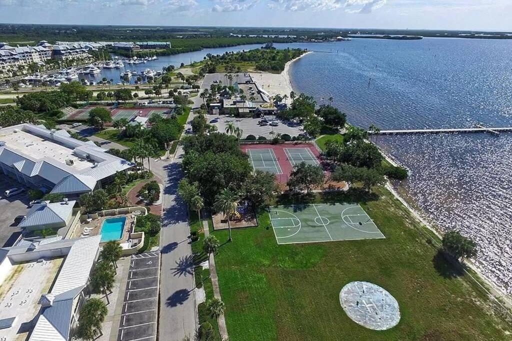 Bay View, Studio206, Beach Steps Away! Pool+Wifi Ruskin Eksteriør billede