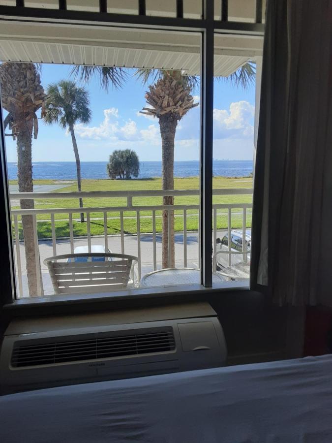 Bay View, Studio206, Beach Steps Away! Pool+Wifi Ruskin Eksteriør billede