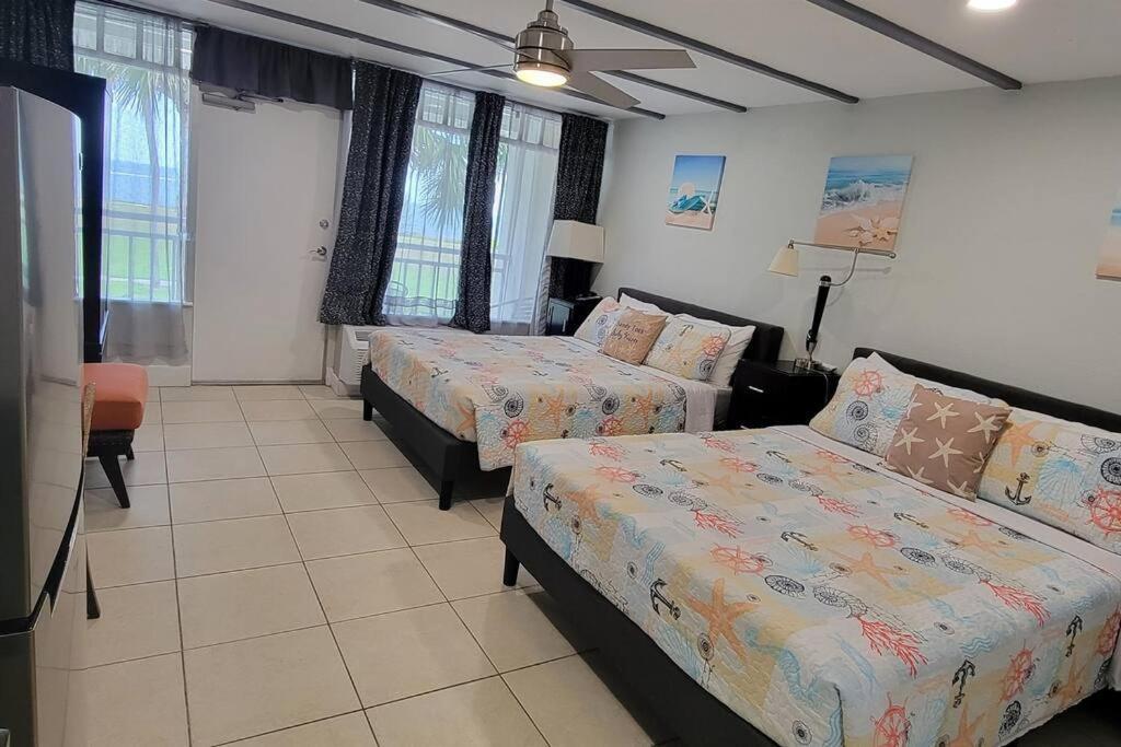 Bay View, Studio206, Beach Steps Away! Pool+Wifi Ruskin Eksteriør billede