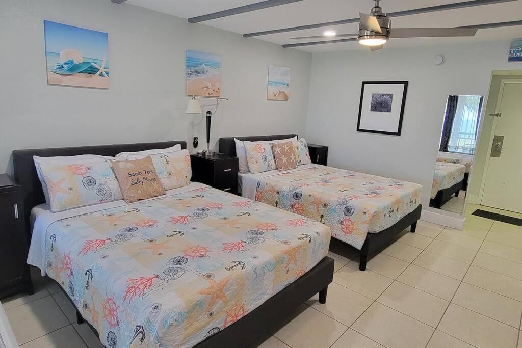 Bay View, Studio206, Beach Steps Away! Pool+Wifi Ruskin Eksteriør billede