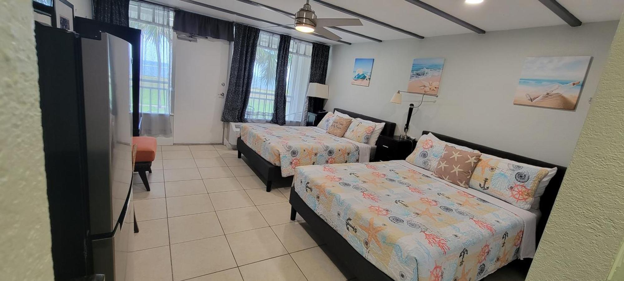 Bay View, Studio206, Beach Steps Away! Pool+Wifi Ruskin Eksteriør billede
