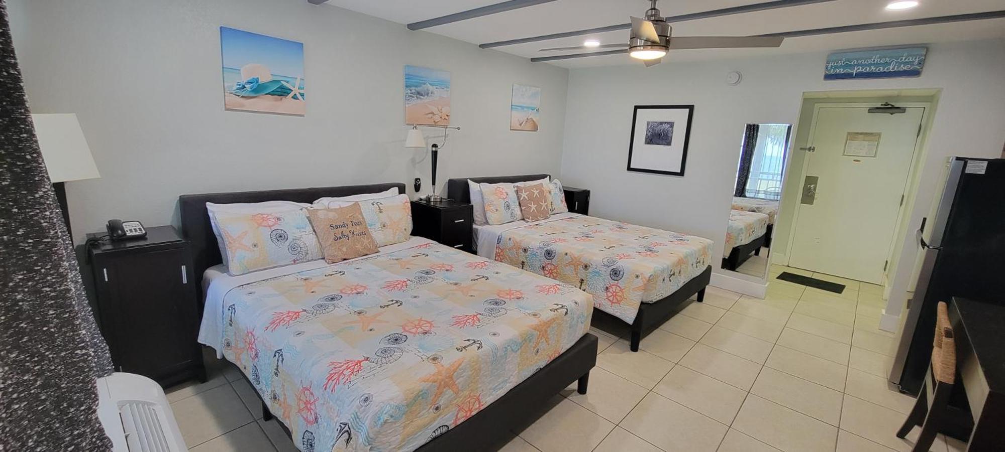 Bay View, Studio206, Beach Steps Away! Pool+Wifi Ruskin Eksteriør billede